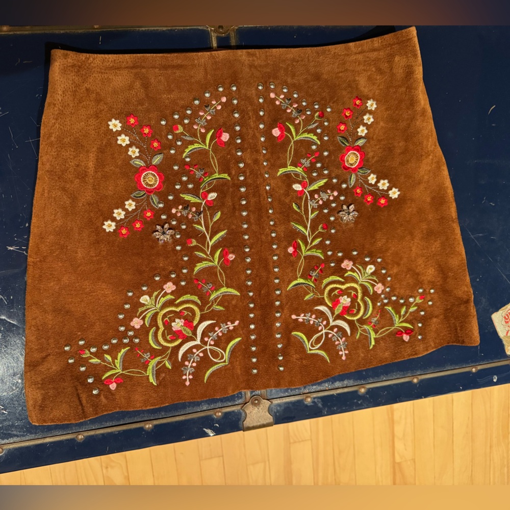 ZARA Embroidered 100% Leather Brown Skirt in size M